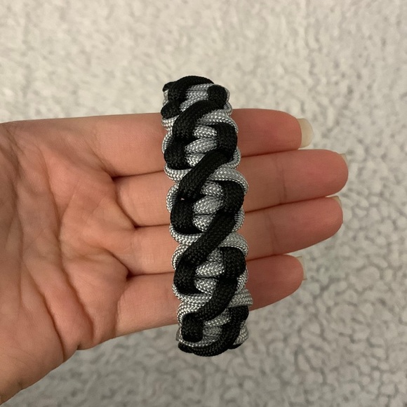 Grey and Black DNA Helix Paracord Bracelet - Picture 4 of 17